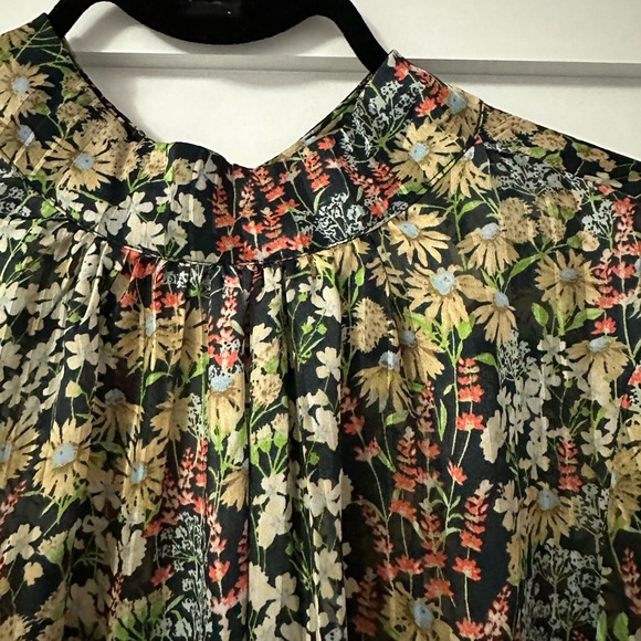 H&M mock neck patterned blouse - Picture 2 of 5